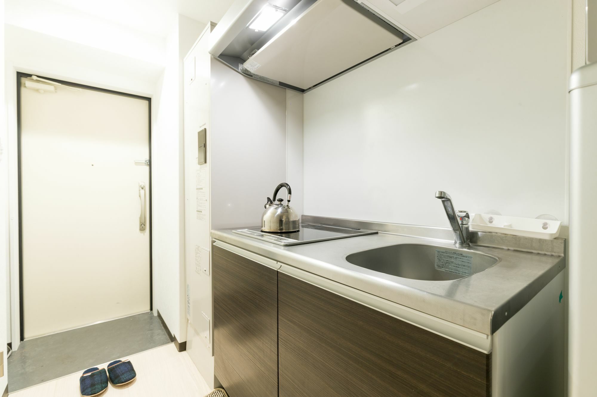 Uro Apartment Осака Экстерьер фото